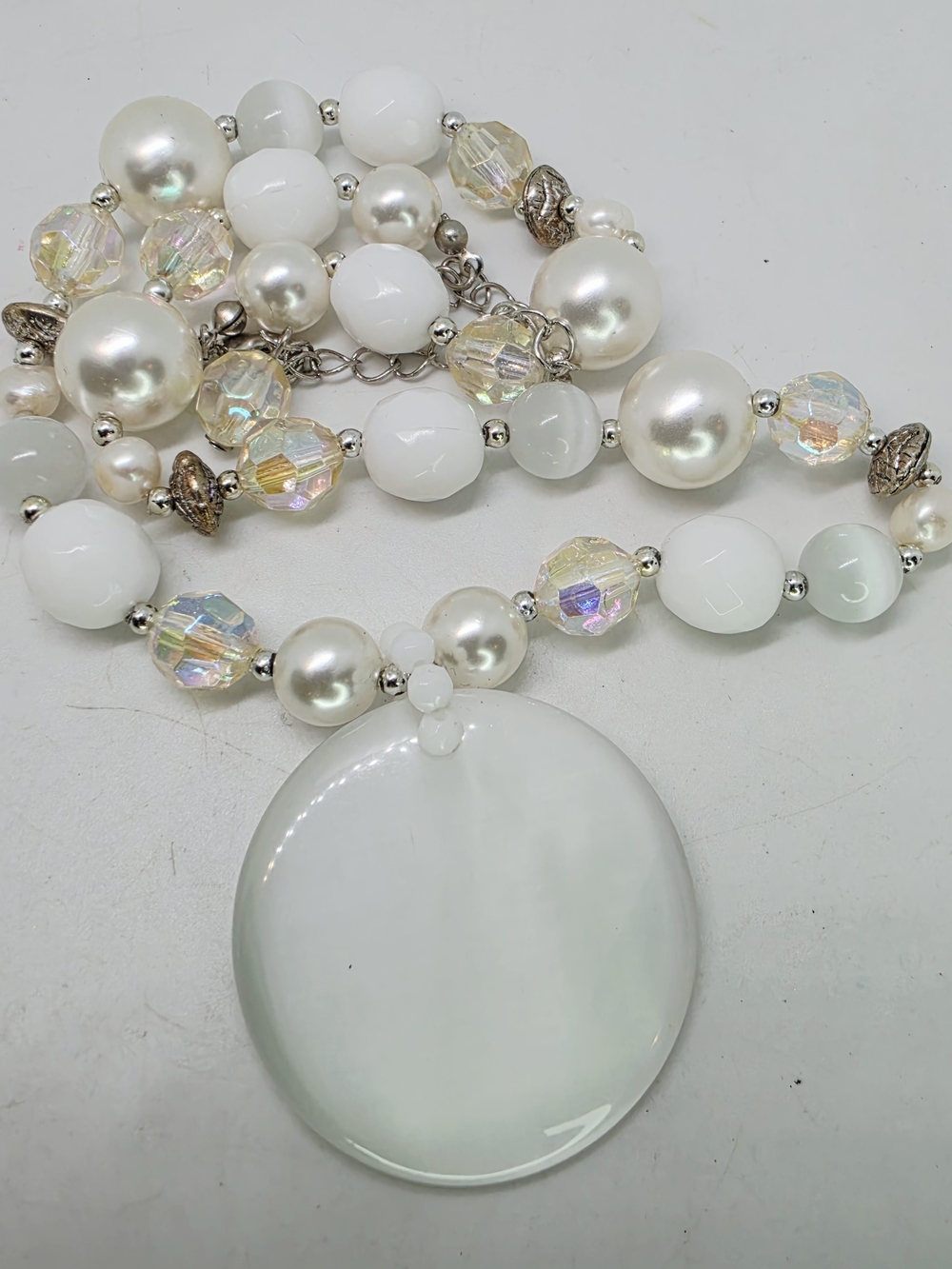 Vintage Y2K White Cat Eye Moon Glow Glass Pendant Ab Mixed Bead Necklace In Box